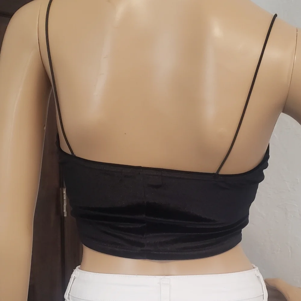 Black velvet backless crop top - Picture 2 of 2